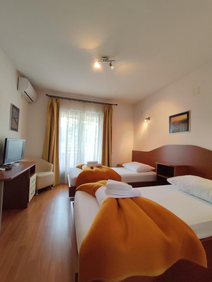 Hotel Prvan Vrgorac Εξωτερικό φωτογραφία