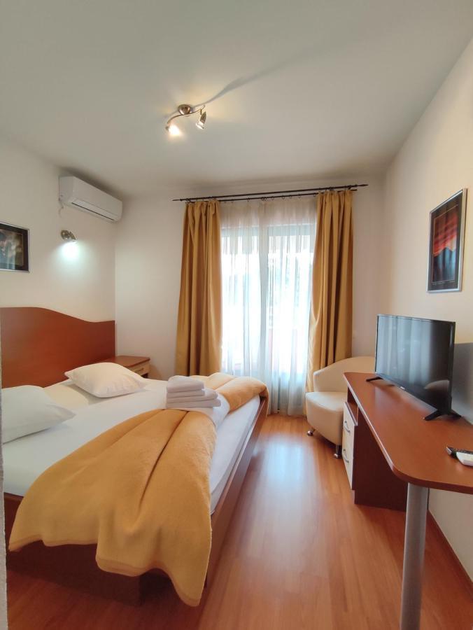 Hotel Prvan Vrgorac Εξωτερικό φωτογραφία