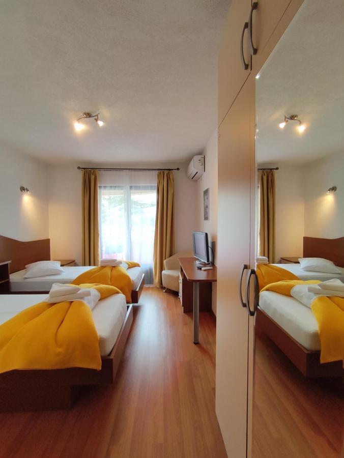 Hotel Prvan Vrgorac Εξωτερικό φωτογραφία