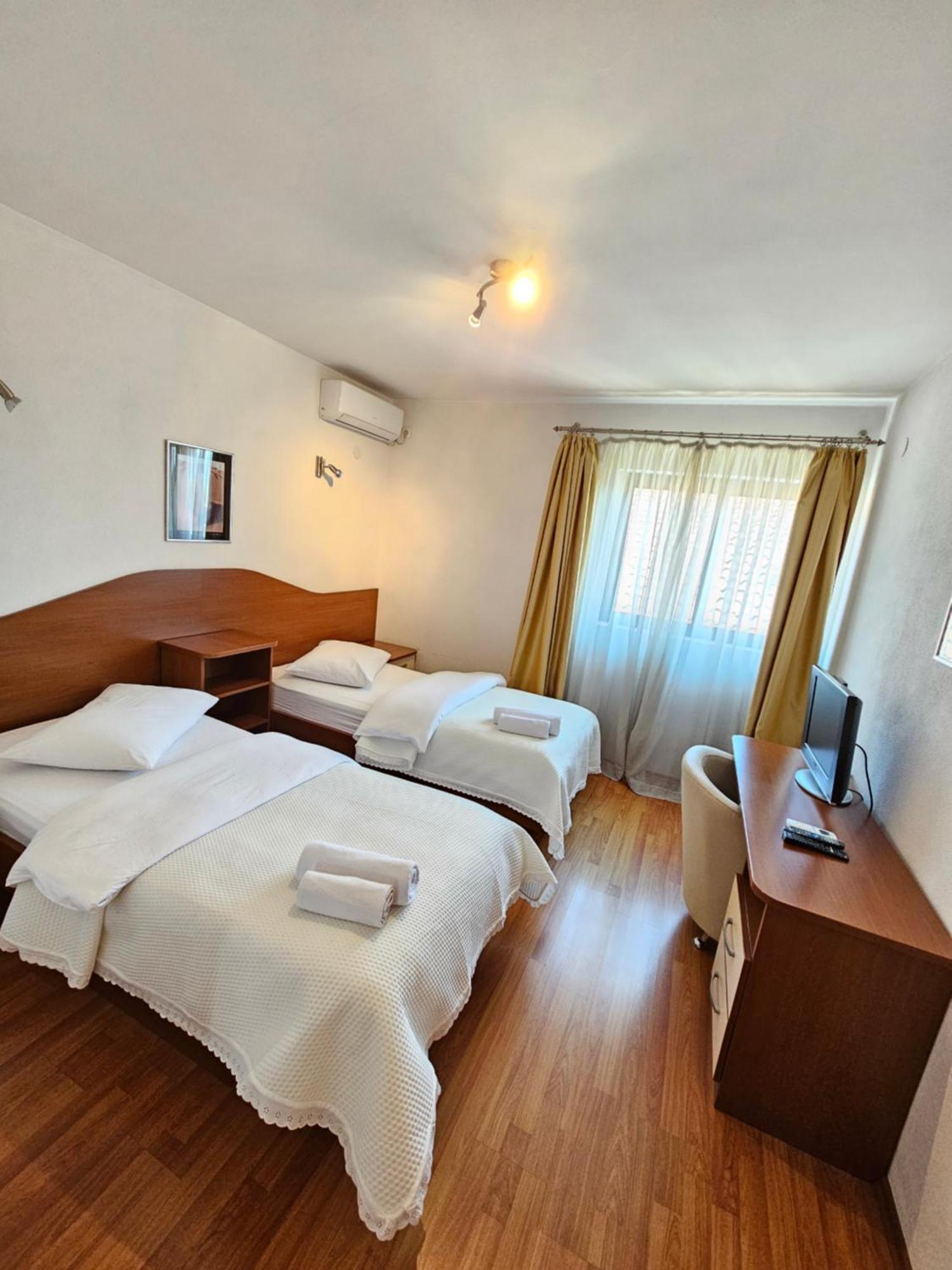 Hotel Prvan Vrgorac Εξωτερικό φωτογραφία