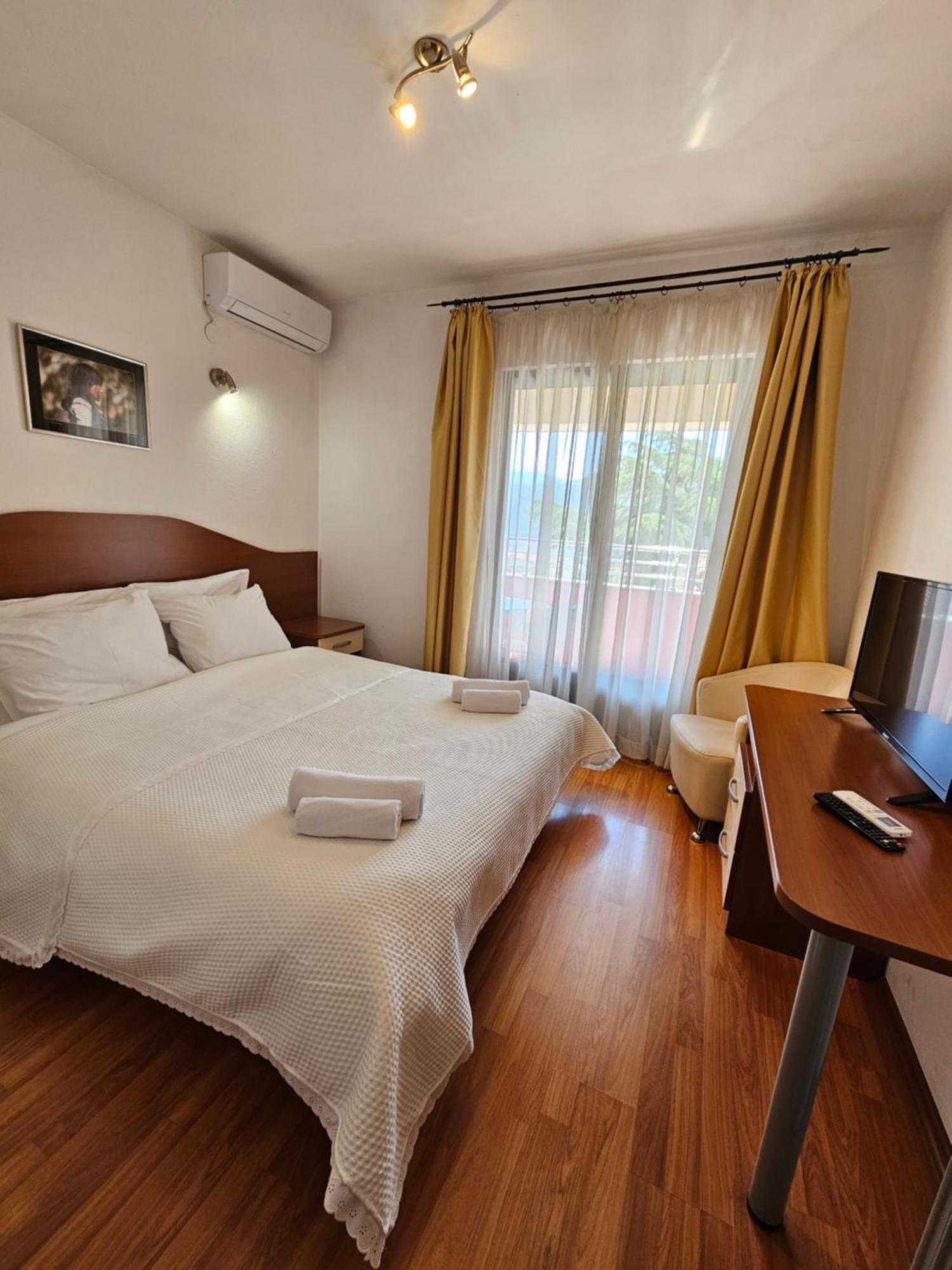 Hotel Prvan Vrgorac Εξωτερικό φωτογραφία